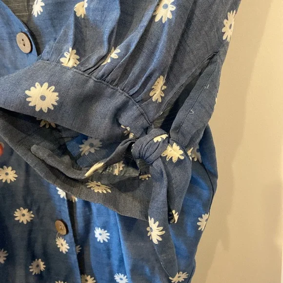 LC Lauren Conrad Blue Floral Blouse - Picture 4 of 5